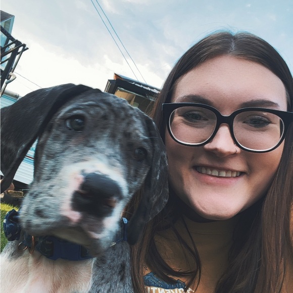 Meet your Posher, Chelsie - Picture 1 of 5